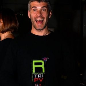 Gareggia con il campione