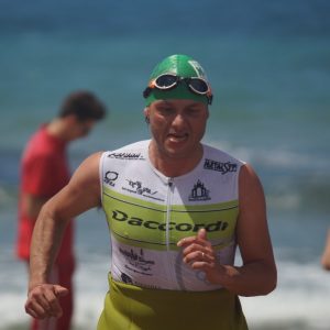 Gareggia con il campione