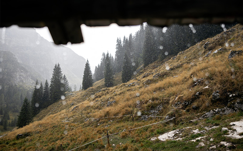 cosa fare temporale in montagna